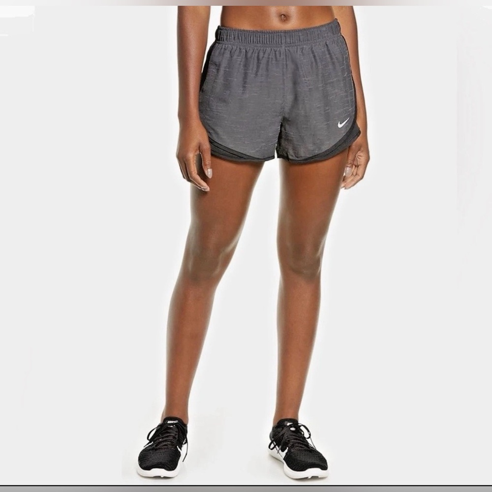 ‼️SALE‼️Nike Women's Running Dri-Fit Shorts Gray/Black Large 31" Waist NWT